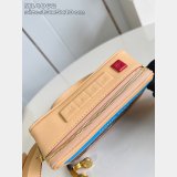 Louis Vuitton Baladeur Wearable Wallet M14062 Leathers Bag