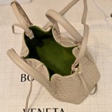 BOTTEGA VENETA 2025 Pinacoteca Handbag