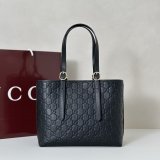 Gucci Top Quality 847456 GG Emblem Medium Tote Bag