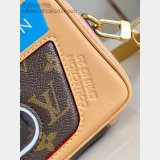 Louis Vuitton Baladeur Wearable Wallet M14062 Leathers Bag