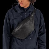 Discovery Bumbag G65 in Black Bags M44388 Replica Louis Vuitton