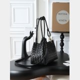 TOP Bottega Veneta Parachute Medium Shoulder bag