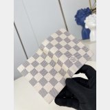 Louis Vuitton Baige Lisa Monogram LV Circle M00133 Wallet