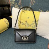 Replica Handbag Store VALENTINO GARAVANI LETTER VLOGO SIGNATURE handbag