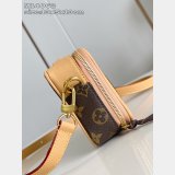 Louis Vuitton Baladeur Wearable Wallet M14062 Leathers Bag