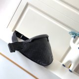 Discovery Bumbag G65 in Black Bags M44388 Replica Louis Vuitton