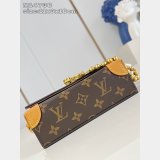 Louis Vuitton M14738 Replica Steamer Wearable Wallet Bag