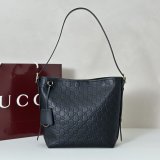 Gucci GG Emblem 848881 Small Shoulder Bag