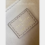 Luxuryin Focuses Oxford Lockme Louis Vuitton Replica M22735 Bag