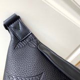 Louis Vuitton 7 Star Discovery Bumbag Taurillon Leather in Black