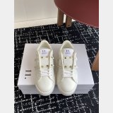 ROCKSTUD UNTITLED SNEAKER IN CALFSKIN LEATHER