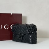 Gucci Perfect 850676 GG Marmont Medium Shoulder Bag